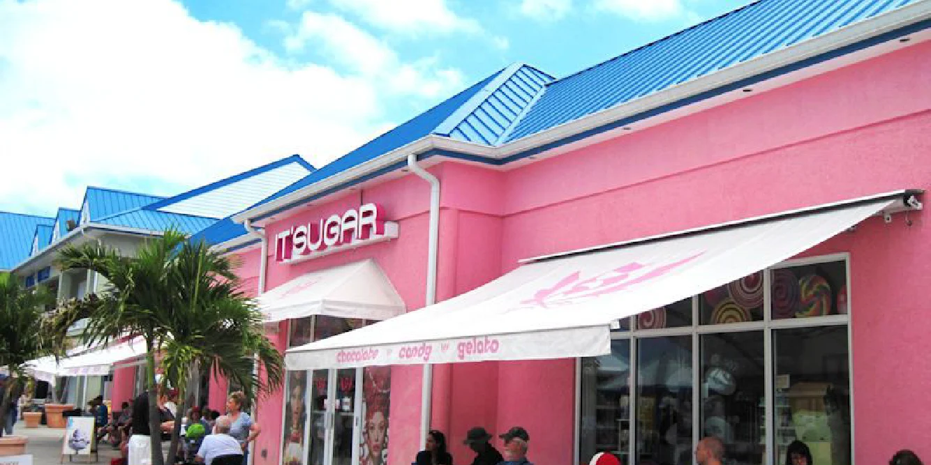 Retractable-Awnings-Miami-Awning-Its-Sugar-Commerical-Store-Front Commercial Retail Retractable Awning - IT'SUGAR - Grand Cayman, Cayman Islands